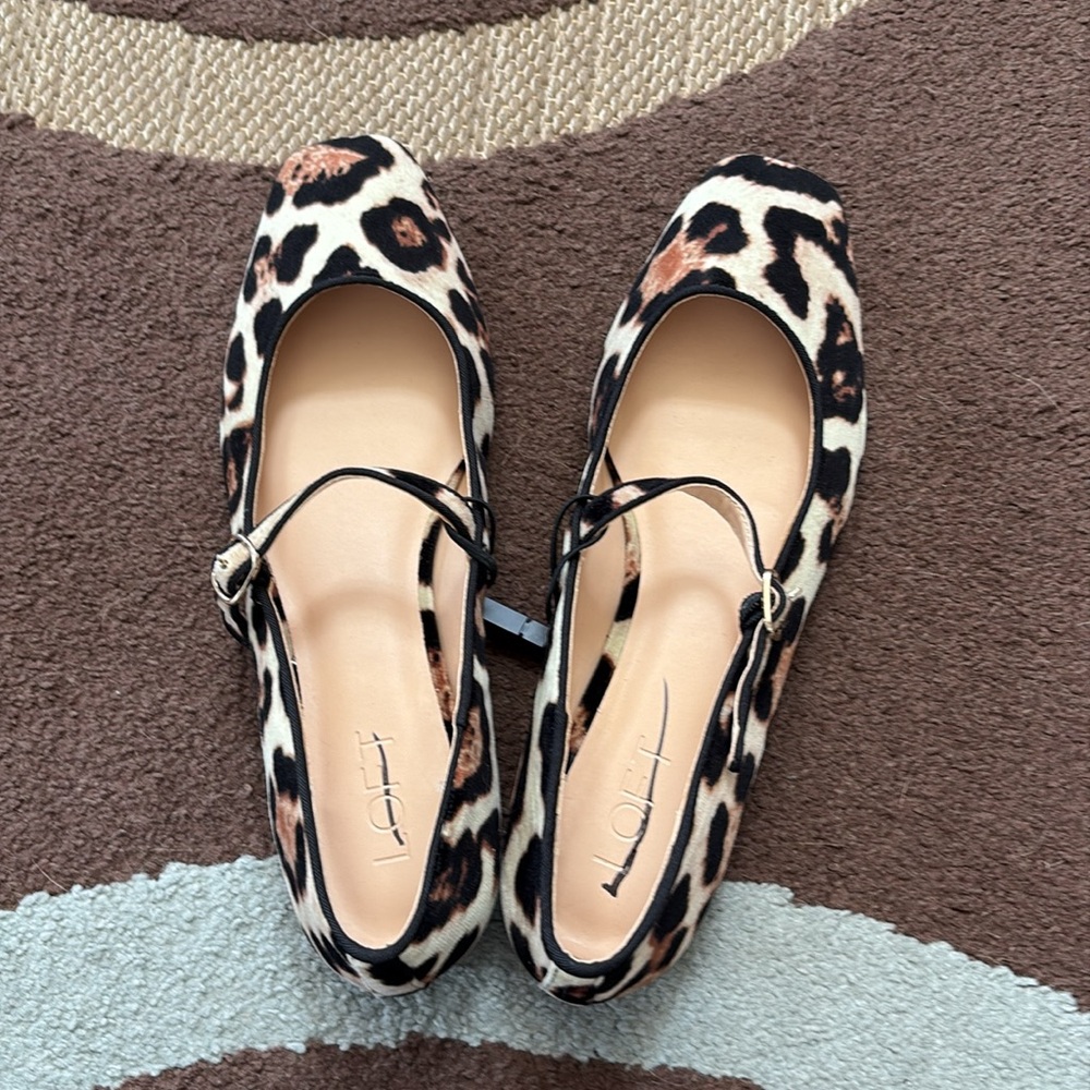 “Loft” Leopard Print Velvet Buckle Strap Ballet Flats; size 8; NWOT - Picture 5 of 9